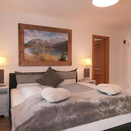 Ferienwohnung Anna Garmisch-Partenkirchen Bagian luar foto