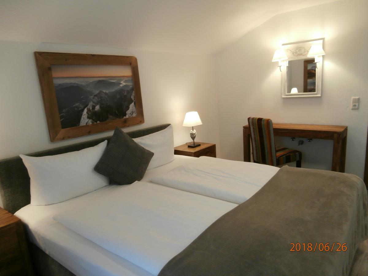 Ferienwohnung Anna Garmisch-Partenkirchen Bagian luar foto