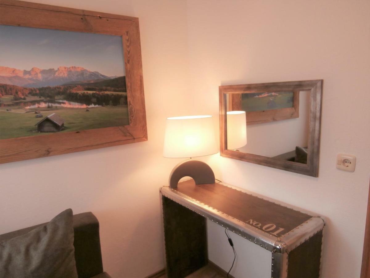 Ferienwohnung Anna Garmisch-Partenkirchen Bagian luar foto