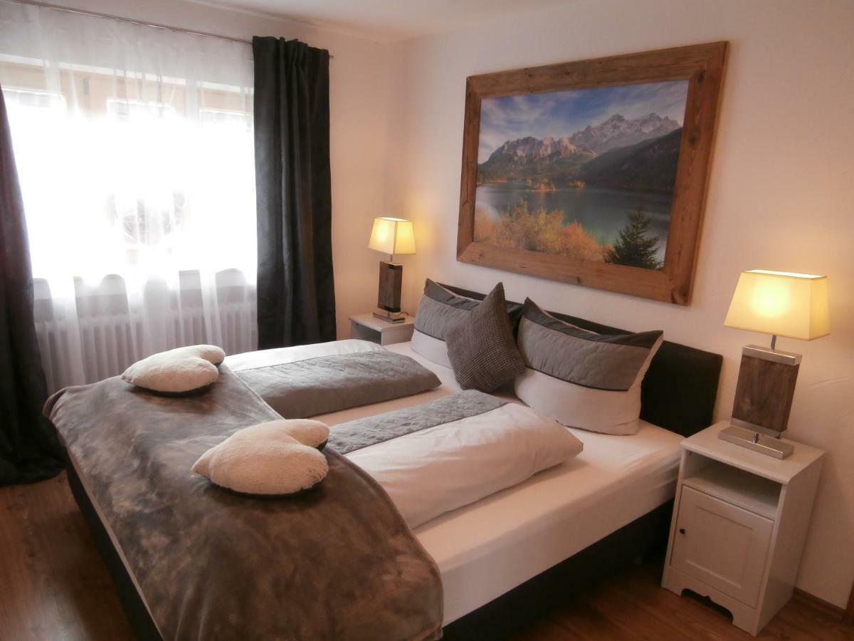 Ferienwohnung Anna Garmisch-Partenkirchen Bagian luar foto